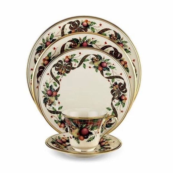 4 Place Settings Lenox Holiday Tartan 5 Piece Set - Picture 1 of 4